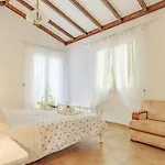 Lina Villa