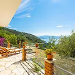 Lina Villa Agní